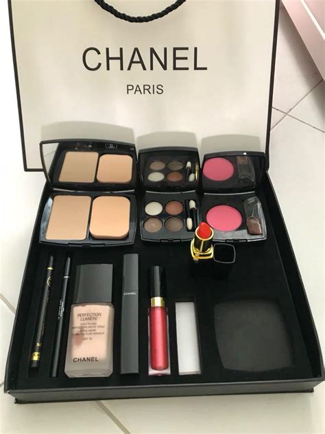 chanel beauty set|Chanel full makeup set.